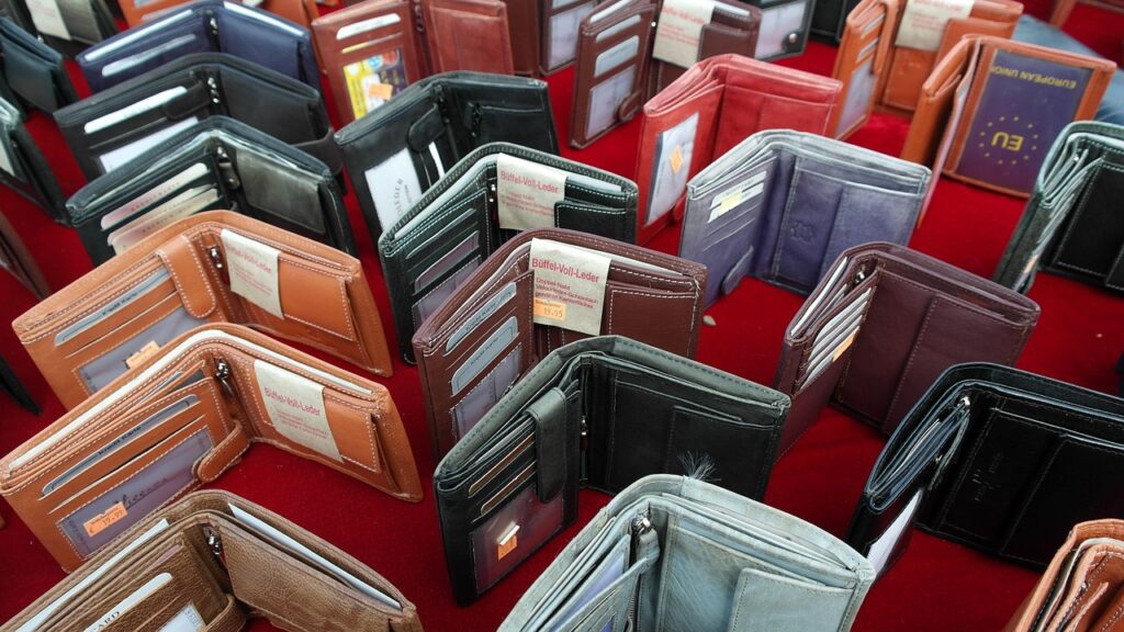 wallet, money, pay, shopping, leather, leather goods, market, mass-produced, wallet, wallet, wallet, wallet, wallet